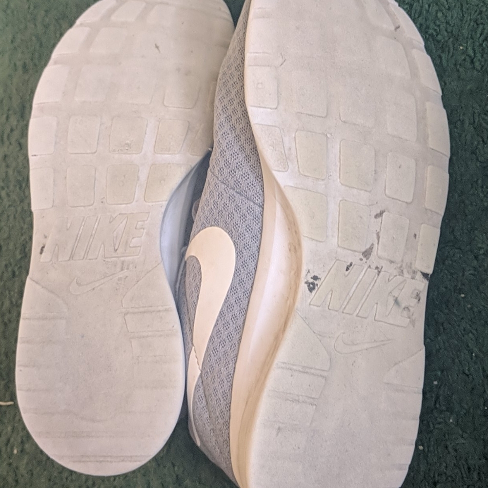 Grey Nike Roche sneaker - Picture 4 of 4